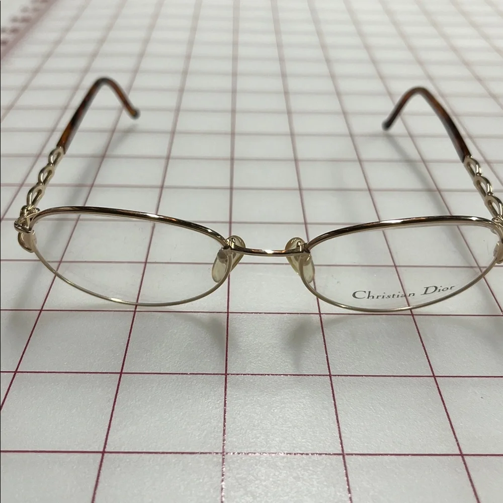 CHRISTIAN DIOR Vintage NWOT Classic Gold/Tortoise 52-18-135 Chain Eyeglass Frame